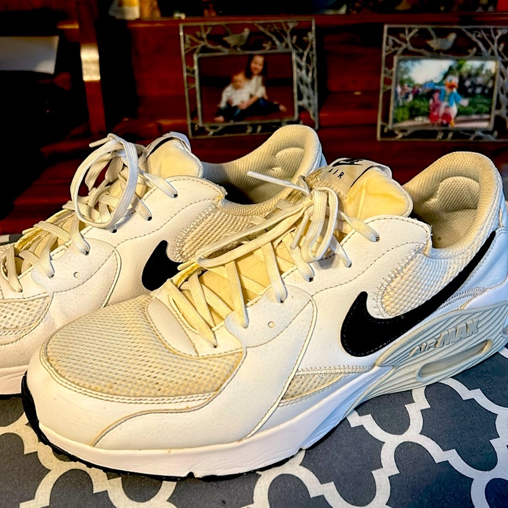 NIKE AIR MAX, classic, cool, original!  Great condition!  size 12